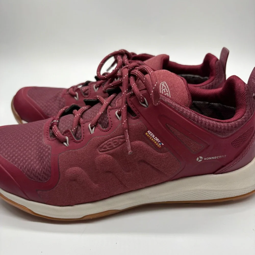 KEEN Explore Waterproof Hiking Shoes Womens 9 Burgundy Red 1021664